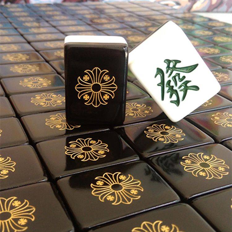 Aluminum box 42 with black hands